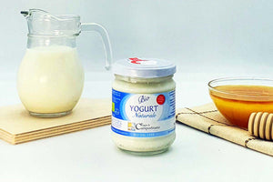 yogurt al naturale biologico